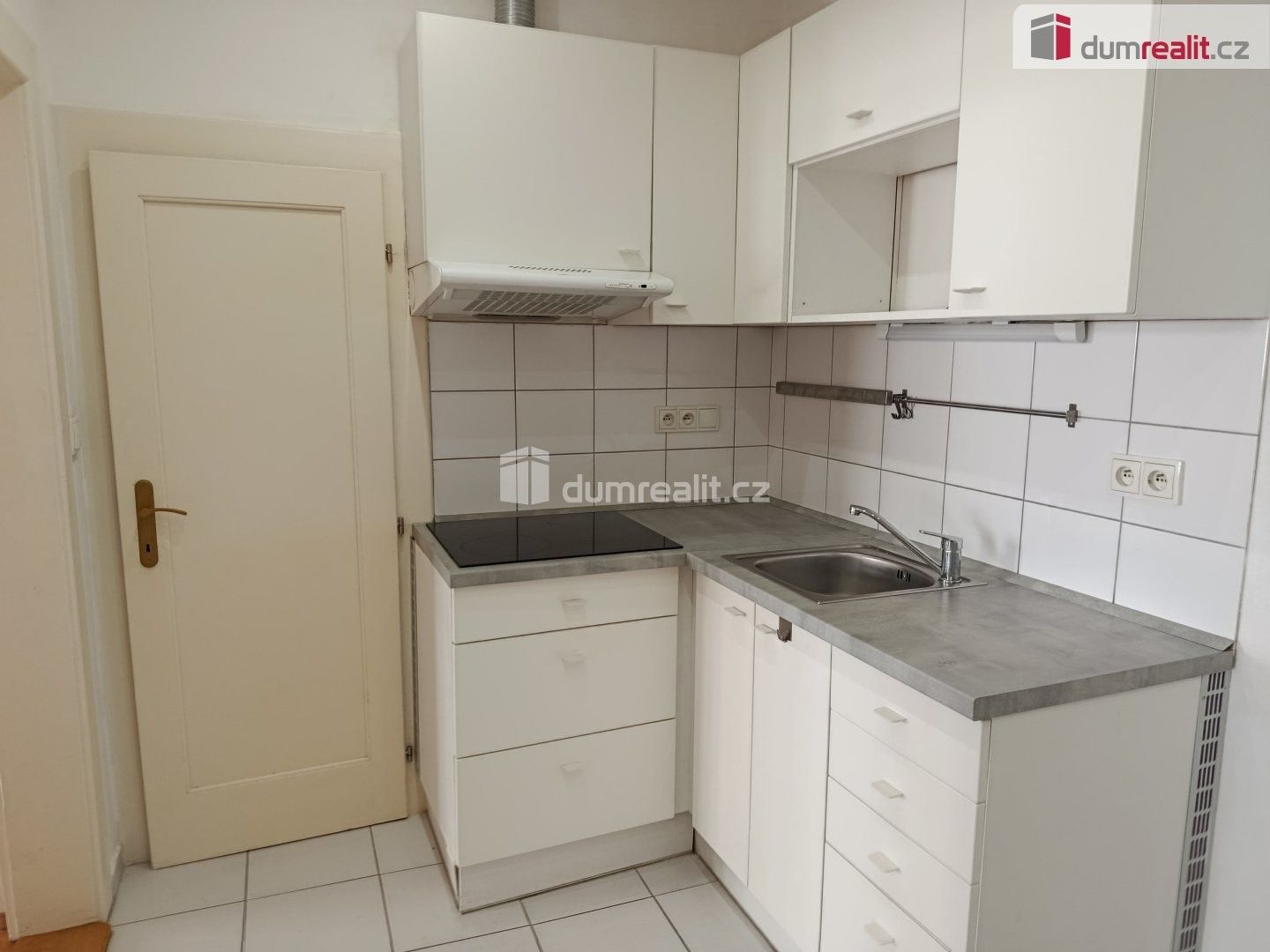 2+kk, Za poštou, Praha, 58 m² - 1