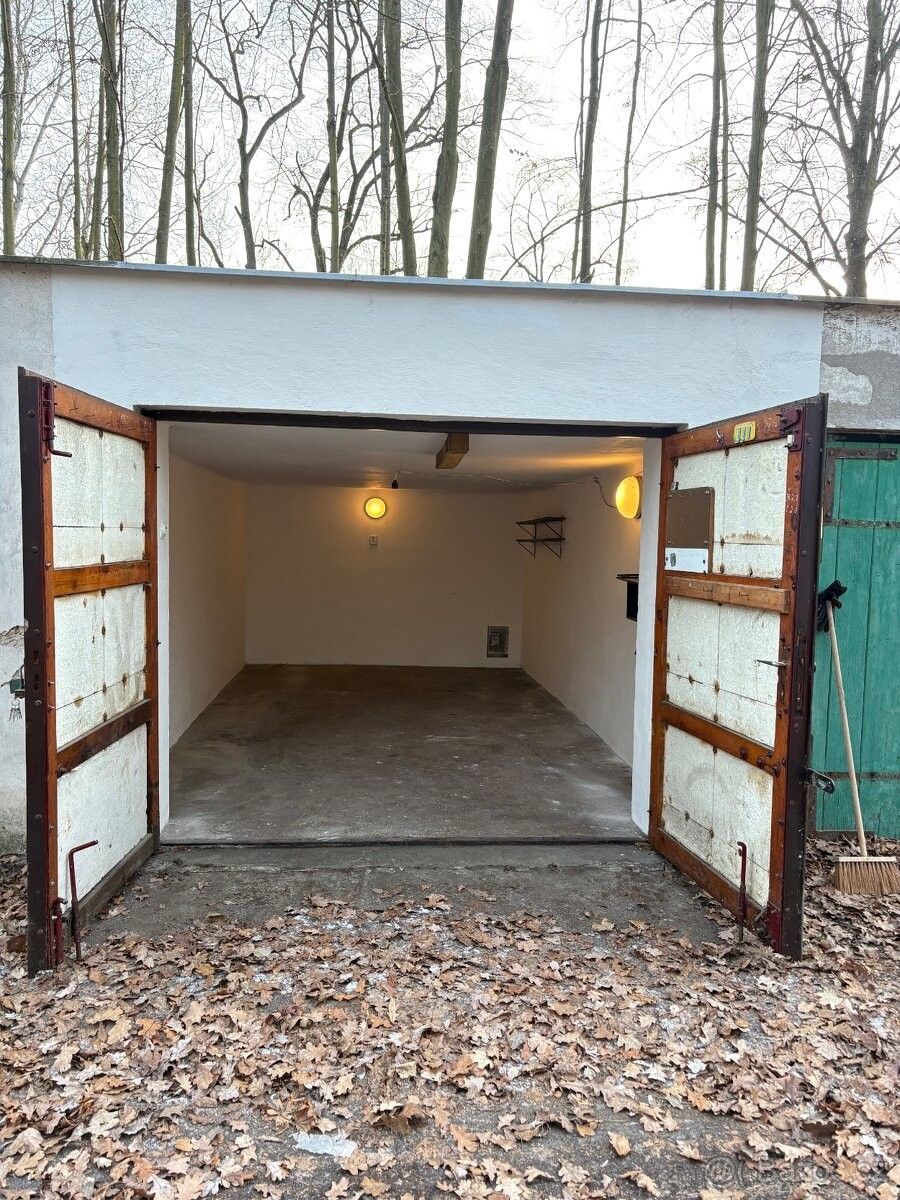 Garáže, Poděbrady, 290 01