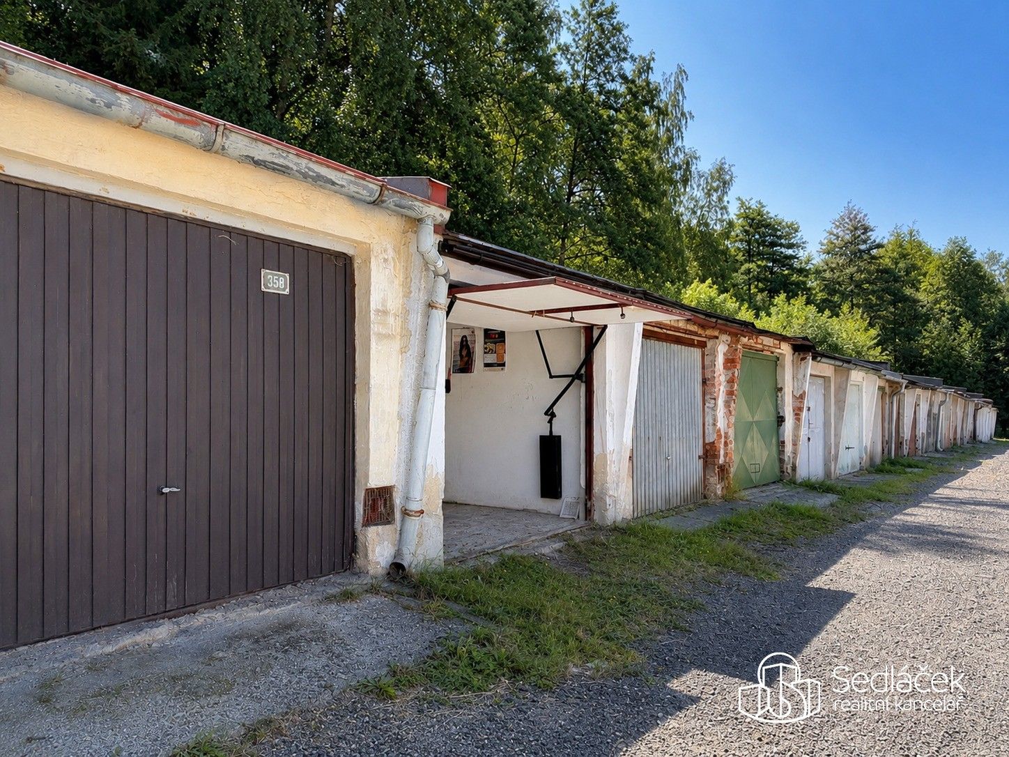 Garáže, Březová, 20 m² - 2