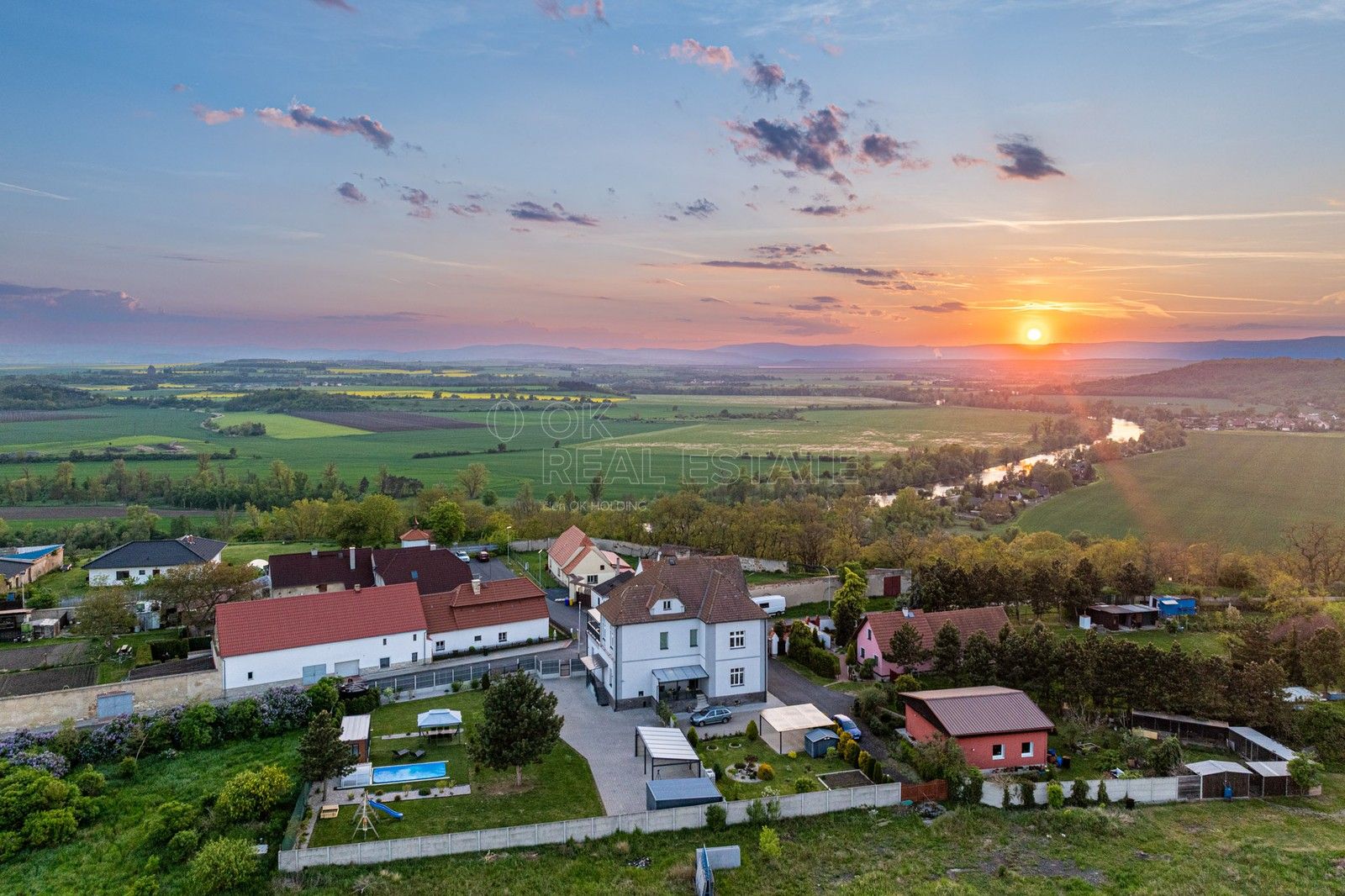 Prodej rodinný dům - Záhoří, Žatec, 382 m²