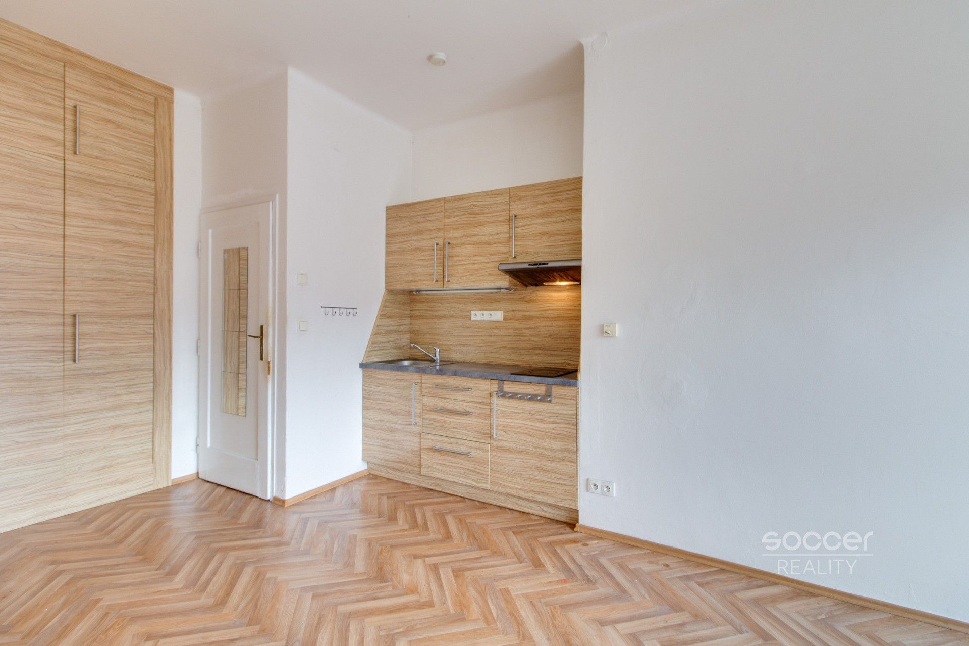 1+1, Kolbenova, Praha, 45 m² - 1