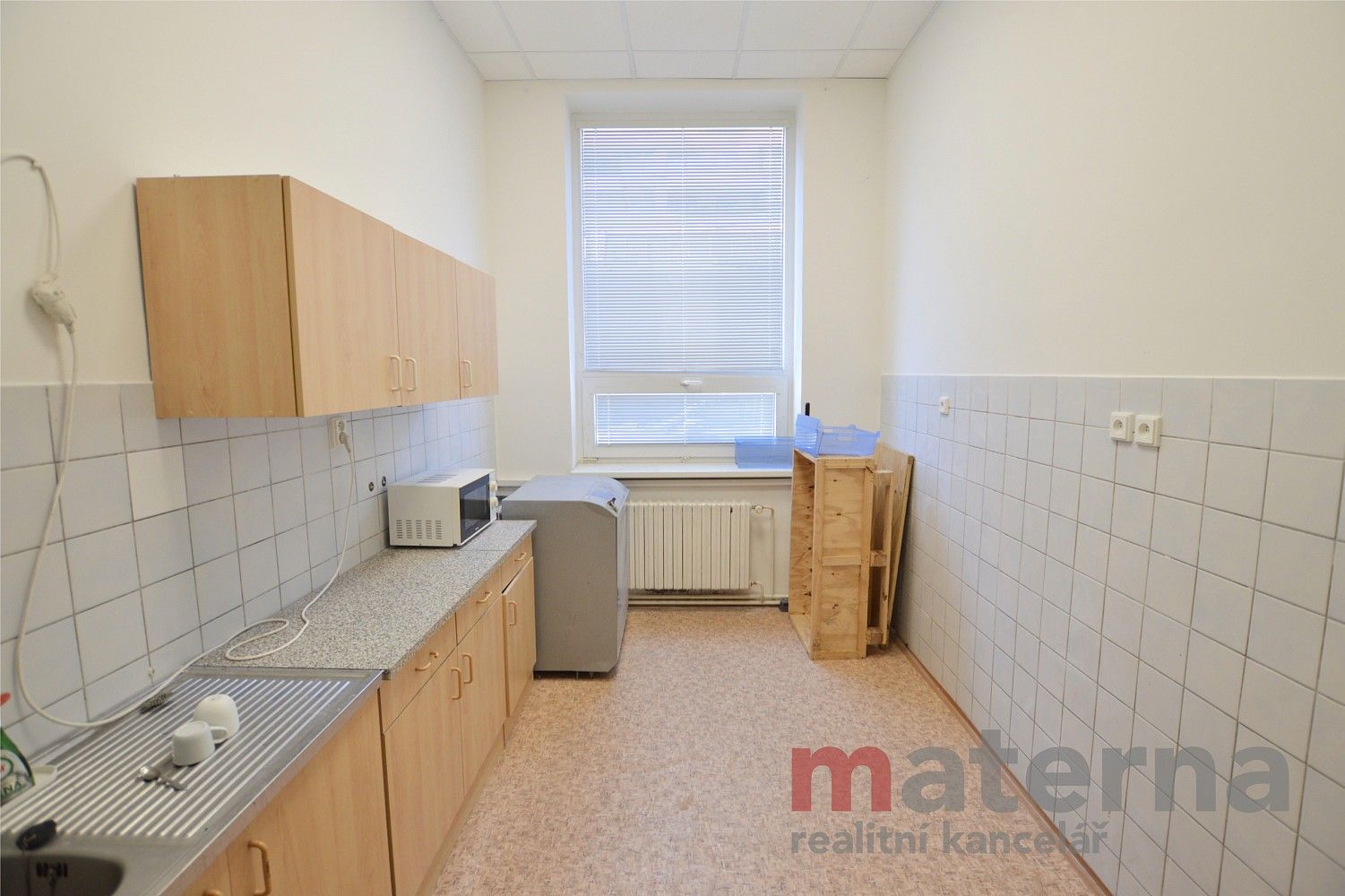 Pronájem kancelář - Praha - Libeň, okres Praha 9, Hlavní město Praha, 18 m² - 5