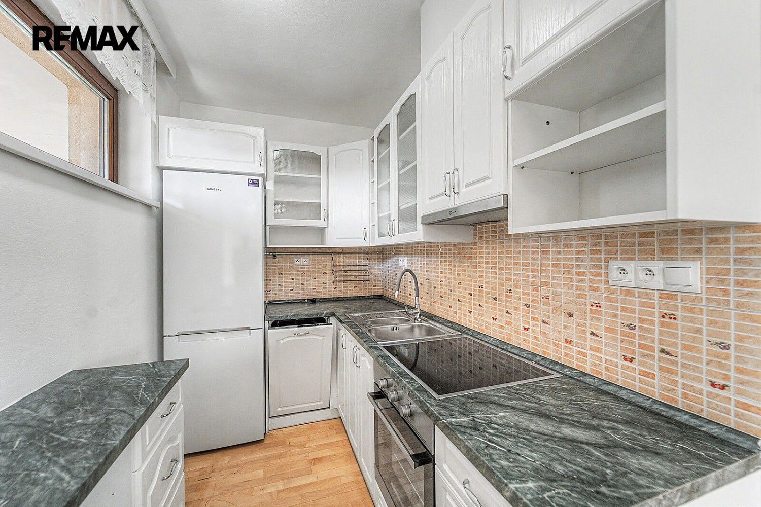 Prodej byt 2+kk - Praha - Dolní Chabry, okres Praha 8, Hlavní město Praha, 61 m² - 5