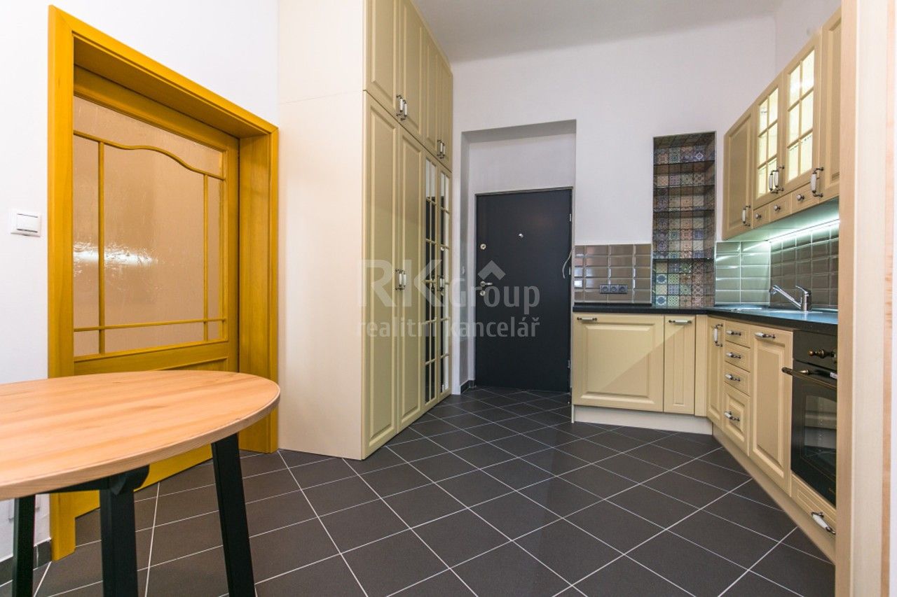 2+kk, Na Neklance, Praha, 42 m²