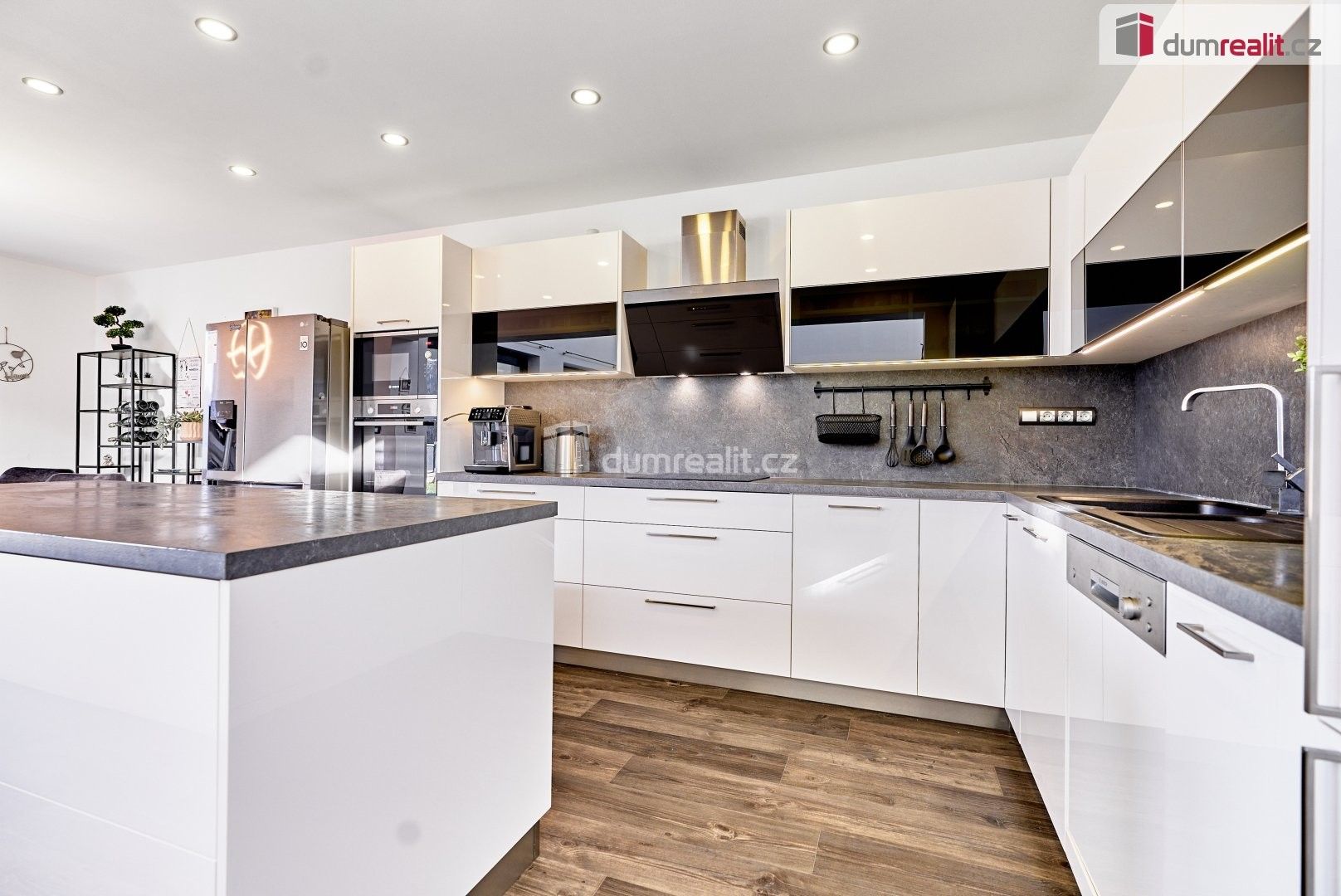 Prodej rodinný dům - Mezirolí, Nová Role, 136 m² - 5