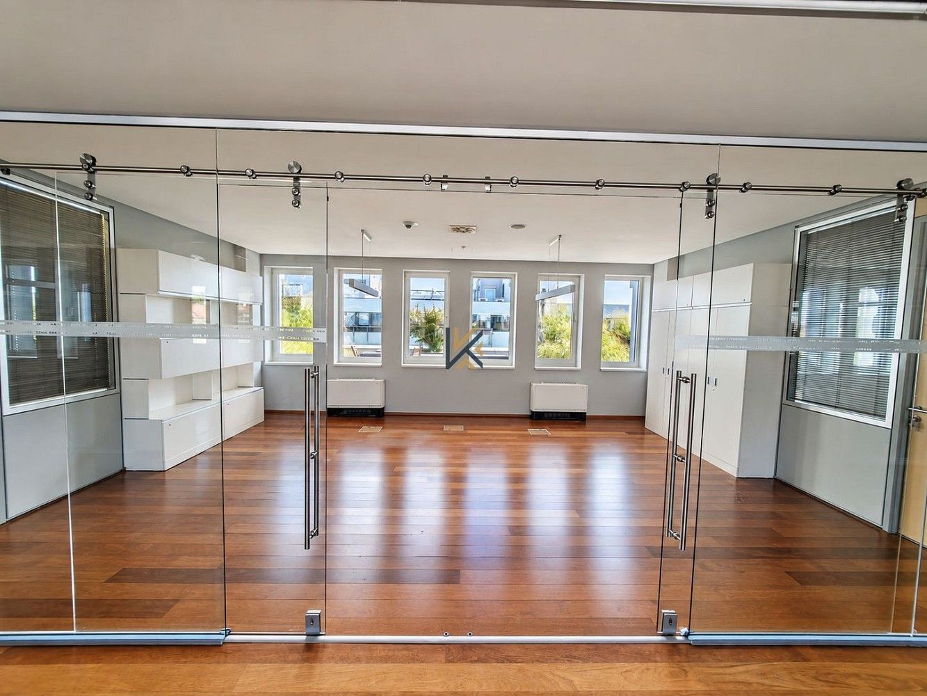Kancelář · 589 m² · Praha - Smíchov, okres Praha 5, Hlavní město Praha - 3