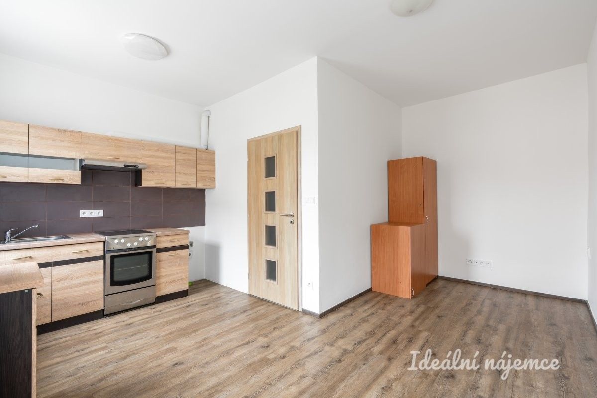 Byt 1+kk · 24 m² · Salačova, Praha - 3