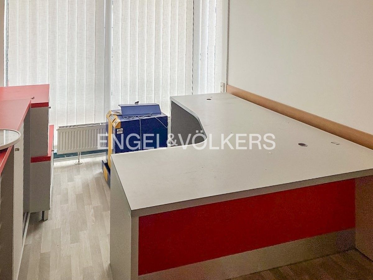 Pronájem obchodní prostory - Chrudimská 1418, Praha, 257 m²