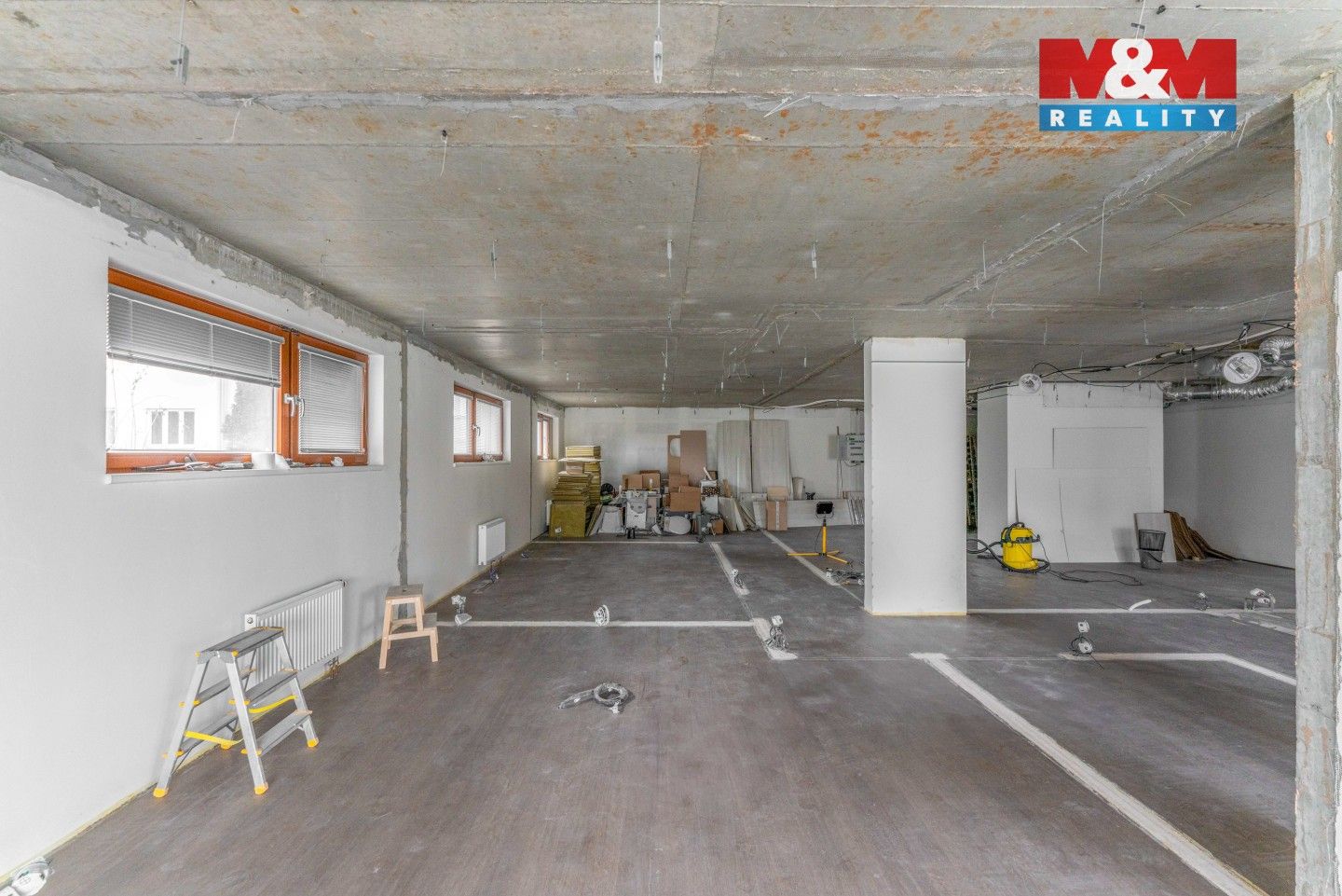 Pronájem obchodní prostory - Bělohorská, Praha, 168 m²