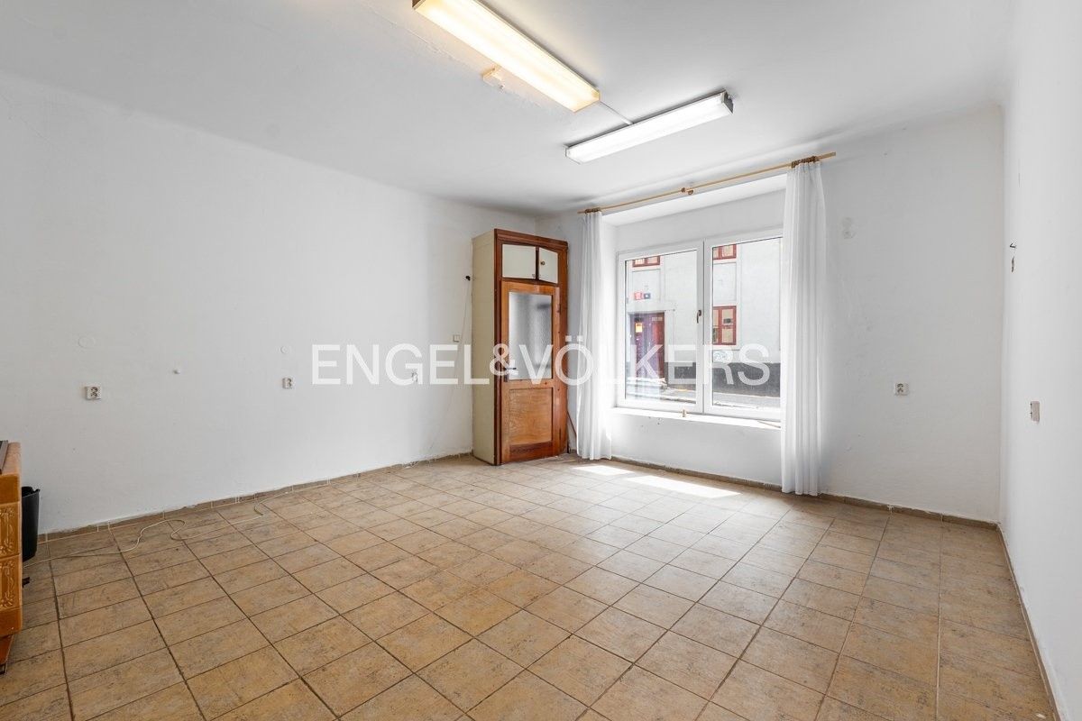 Pronájem obchodní prostory - Mezivrší, Praha, 44 m²