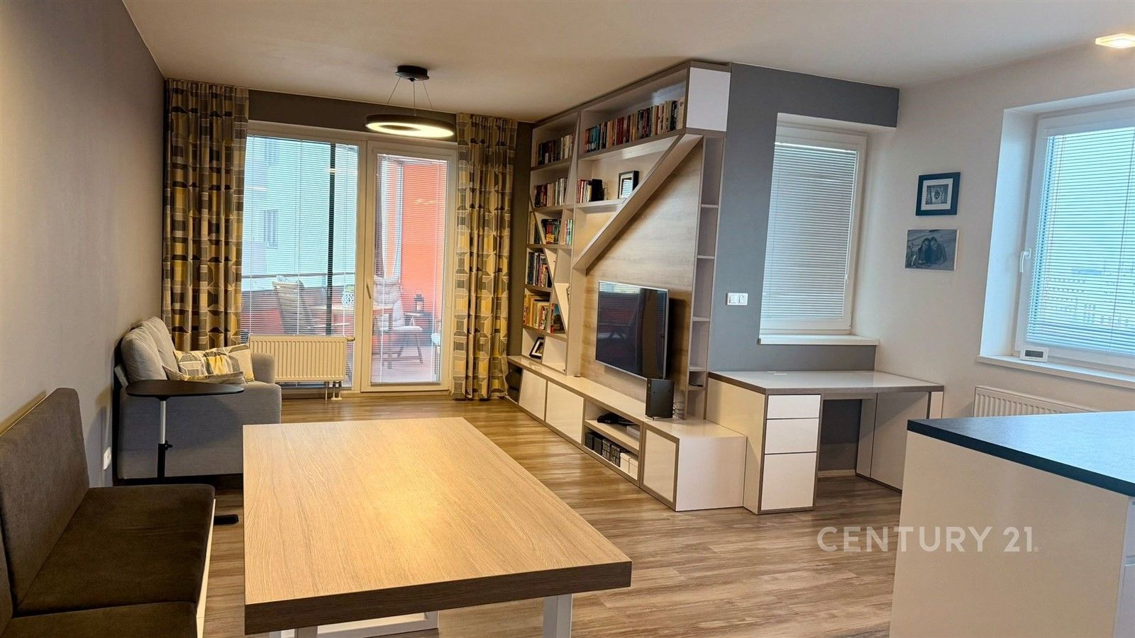 Pronájem byt 2+kk - Kytínská, Praha, 63 m²