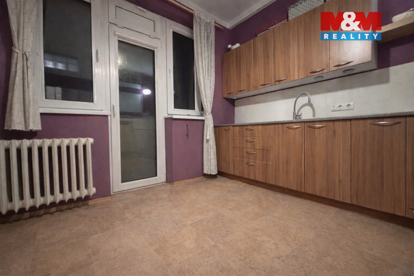 Pronájem byt 1+1 - Gočárova třída, Hradec Králové, 37 m²