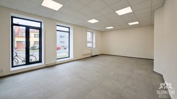 Obchodní prostory, Kunovice, 686 04 - 2
