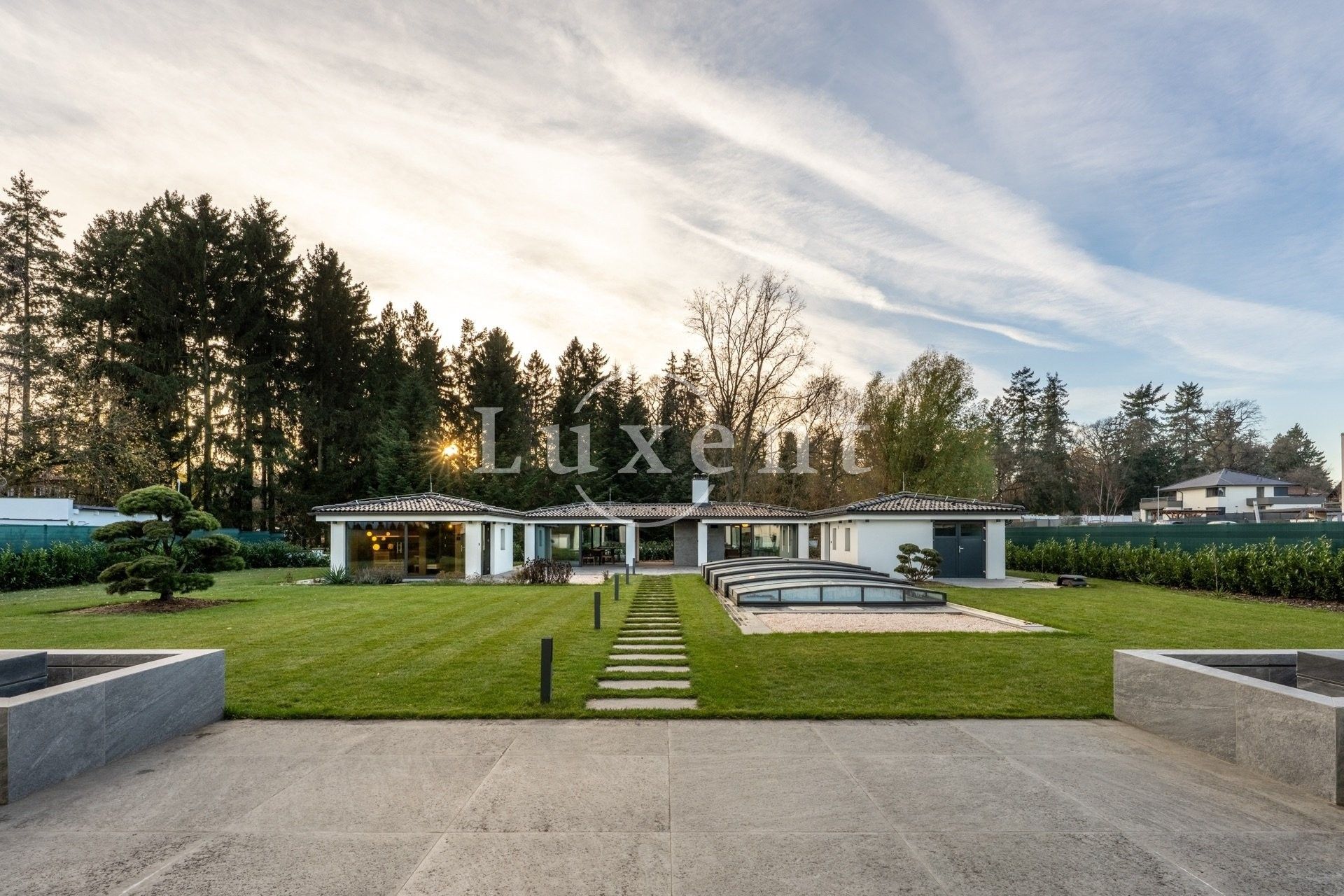 Prodej rodinný dům - Růžová, Průhonice, 590 m²