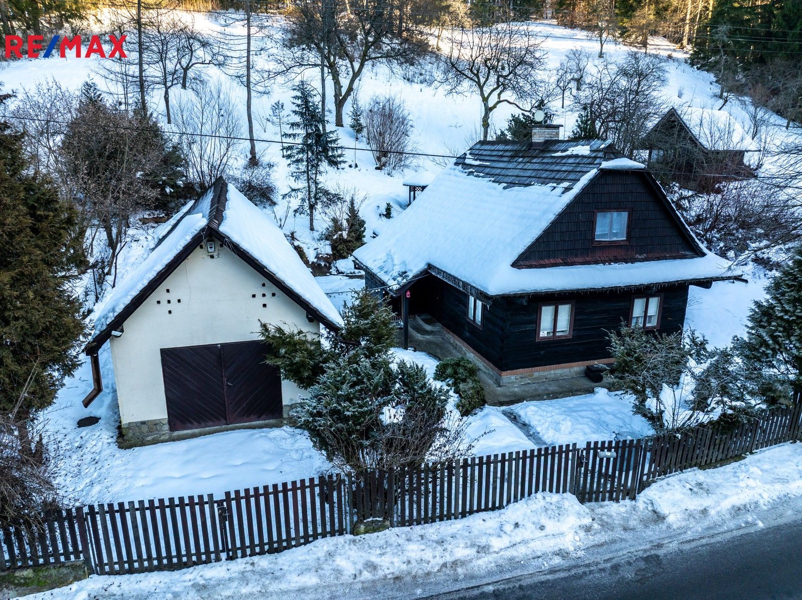 Prodej rodinný dům - Velké Karlovice, 400 m²