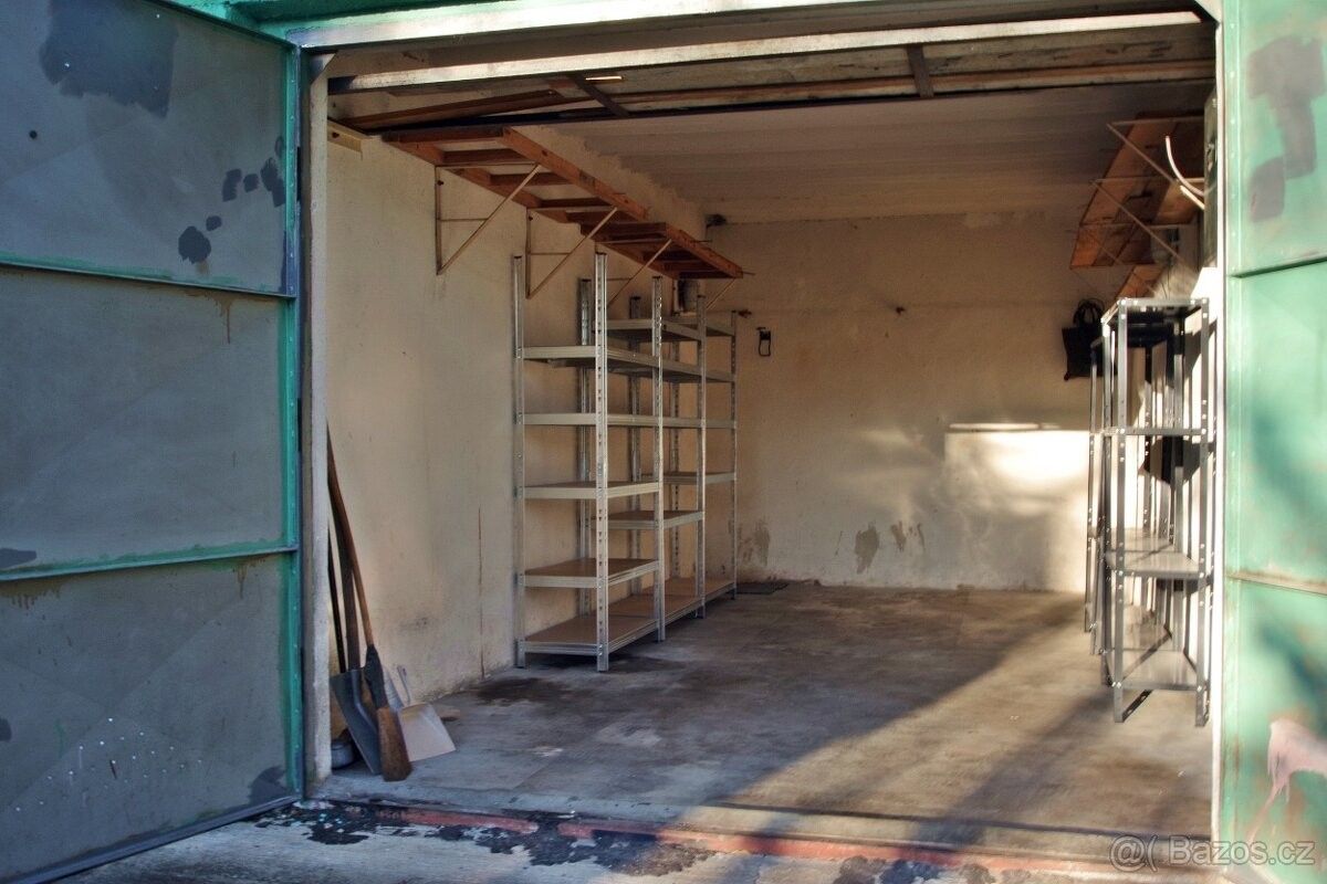 Garáže, Brno, 638 00