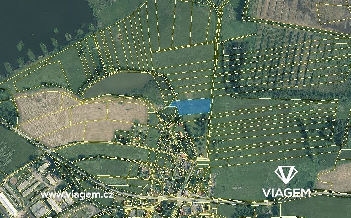 Zemědělský pozemek, 2 242 m²