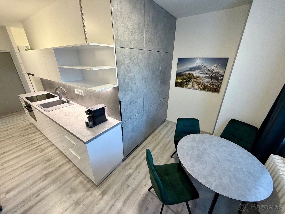 Byty, Karlovy Vary, 360 01