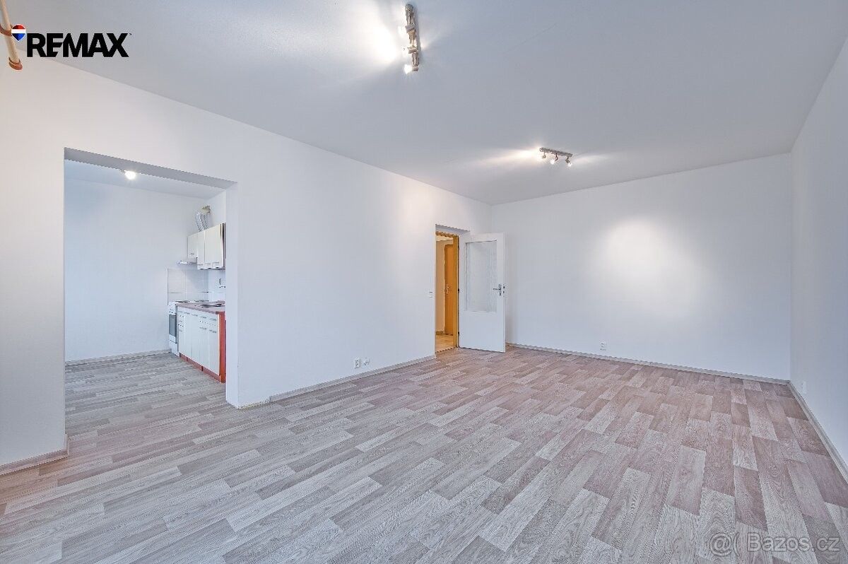 Byty, Aš, 352 01