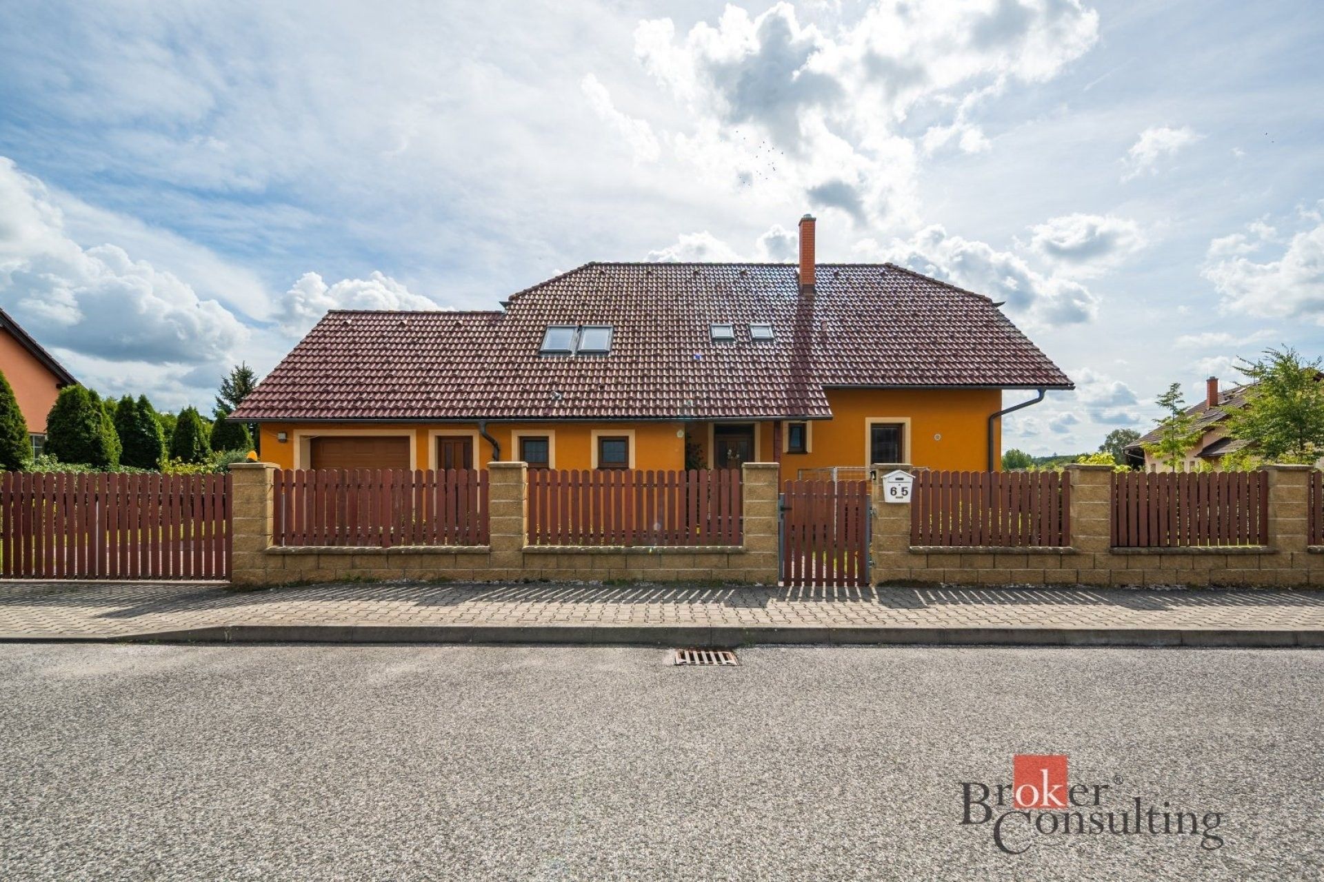 Prodej rodinný dům - Butoves, 198 m² - 2