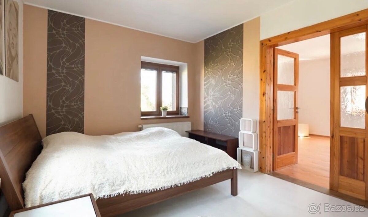 Pronájem rodinný dům - Odolena Voda, 250 70