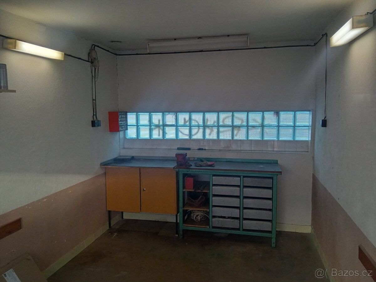 Garáže, Brno, 635 00