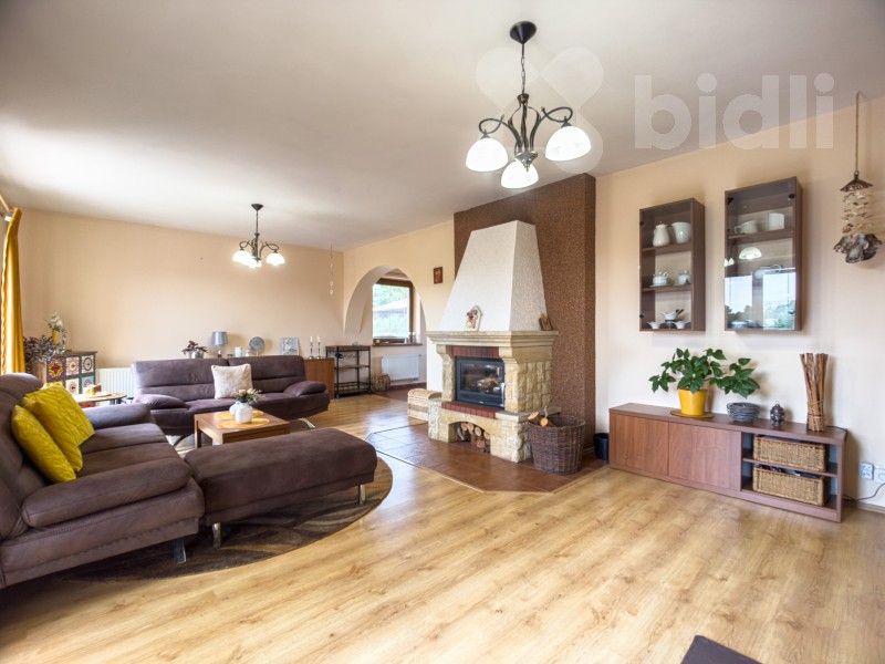 Rodinné domy, Kvíčovice, 306 m²