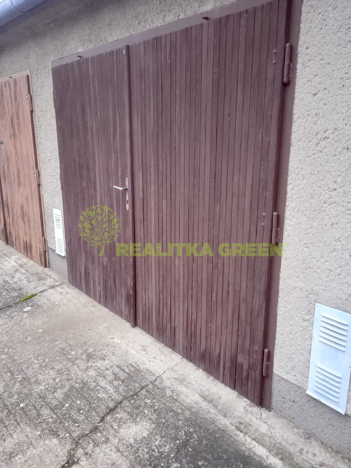 Pronájem garáž - Pod Žamboškou, Vsetín, 20 m²