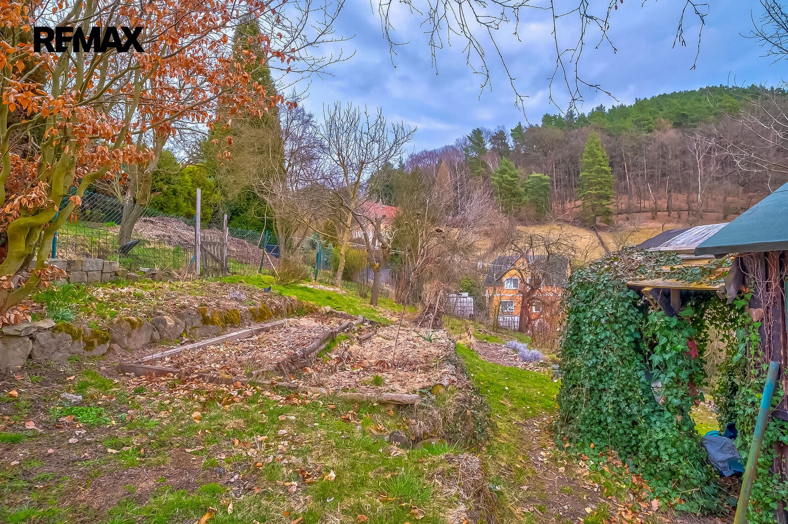 Prodej pozemek pro bydlení - Děčín, 1 240 m² - 5