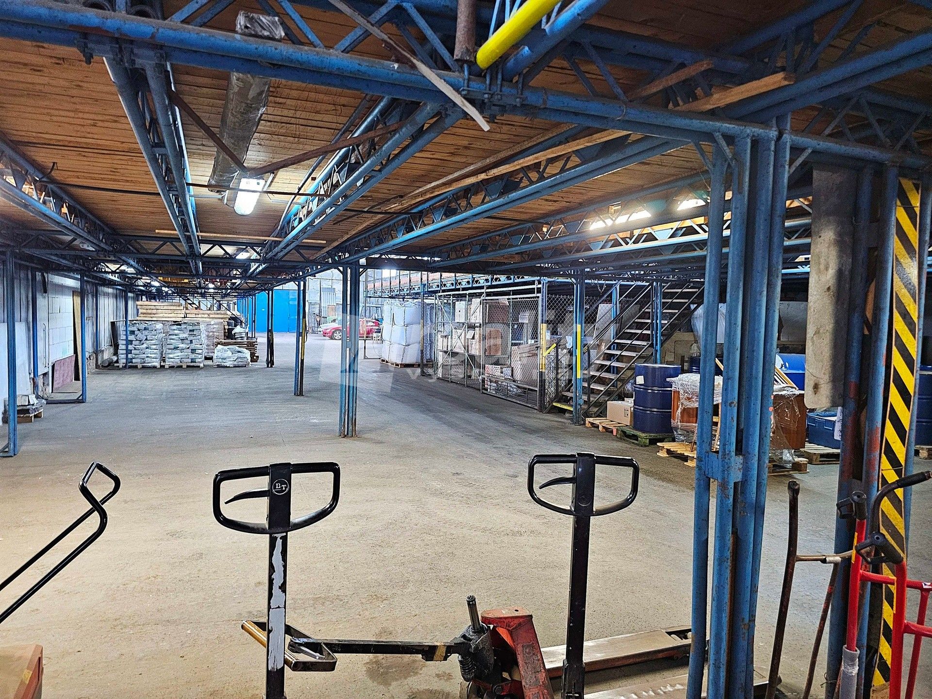 Sklady, Školní 4682, Jihlava, 700 m² - 1