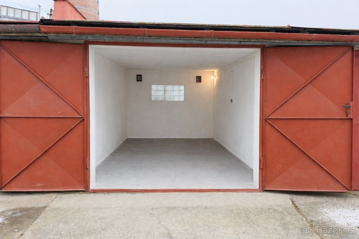 Garáže, Opava, 746 01