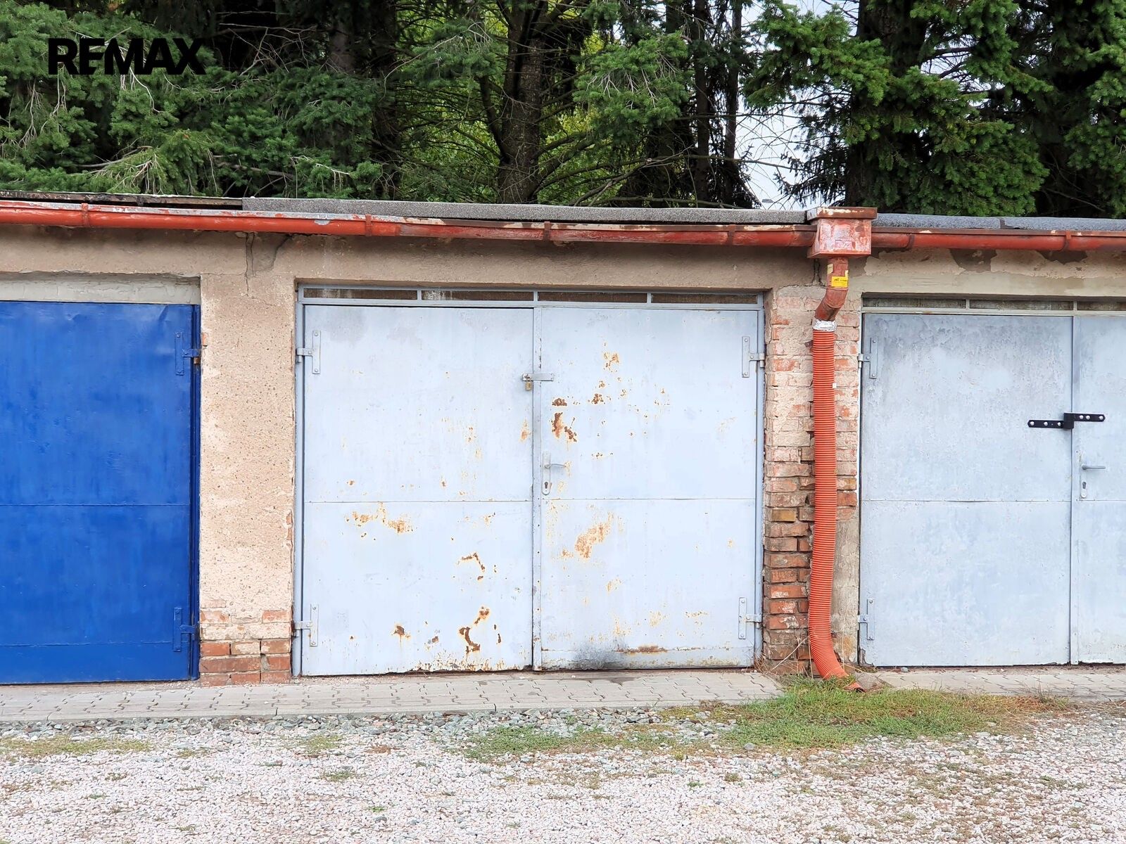 Garáže, Pardubice, 15 m² - 1
