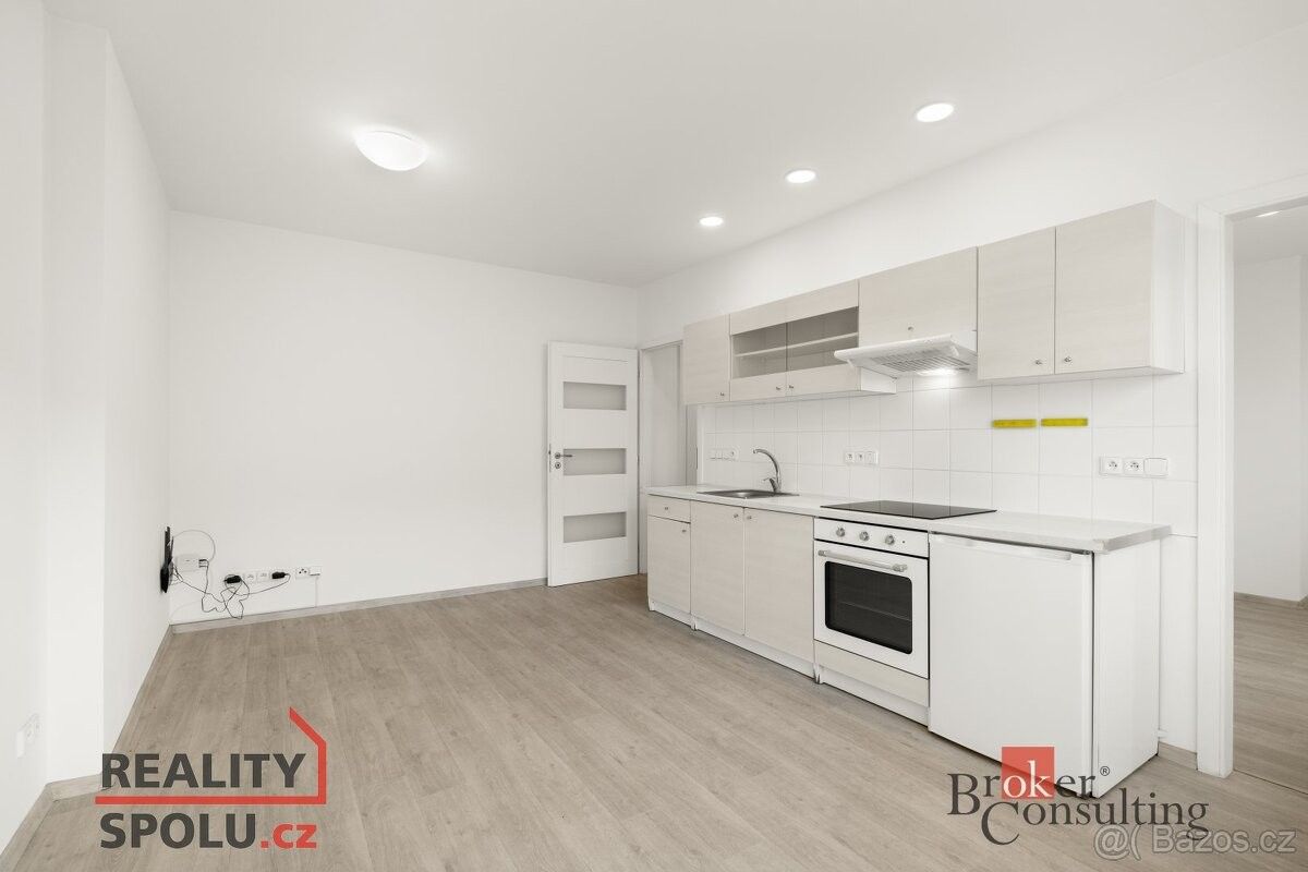 Pronájem byt - Velké Meziříčí, 594 01