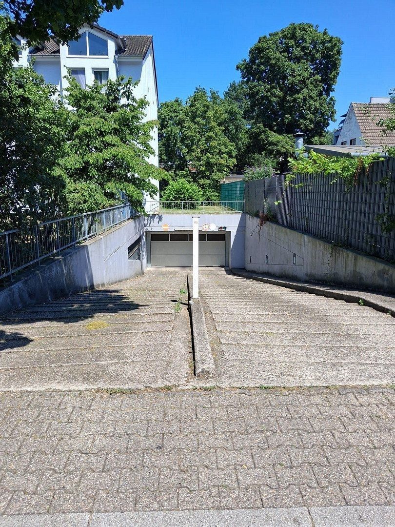 Garáže, Further Str. 115 a-d Düsseldorf Hassels Nordrhein-Westfalen 40599 - 1