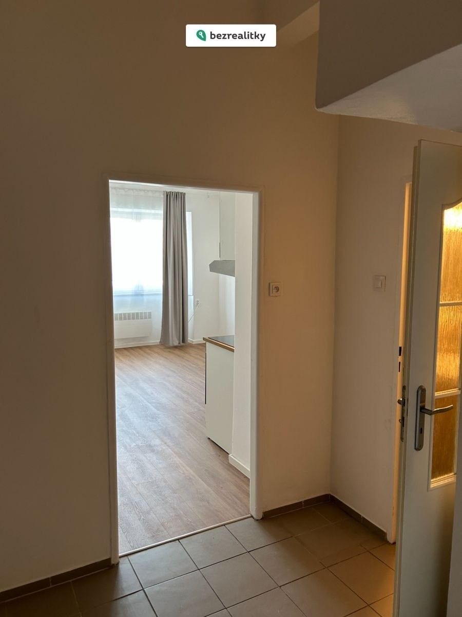 Prodej byt 1+kk - Kolbenova, Praha, 32 m²