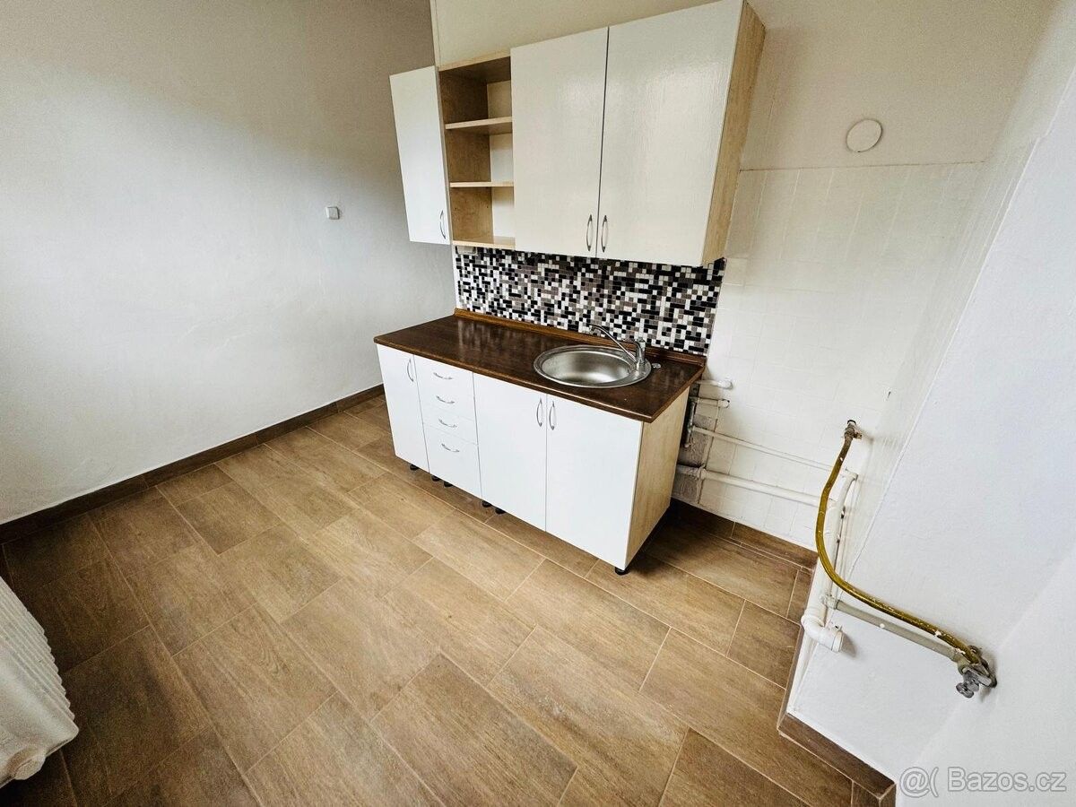 Pronájem byt - Bukovany u Sokolova, 357 55