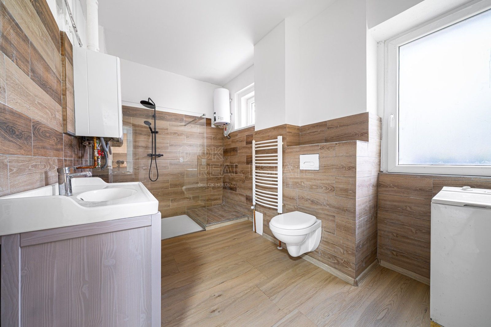 4+1, Kosmonautů, Karlovy Vary Rybáře, 85 m² - 1