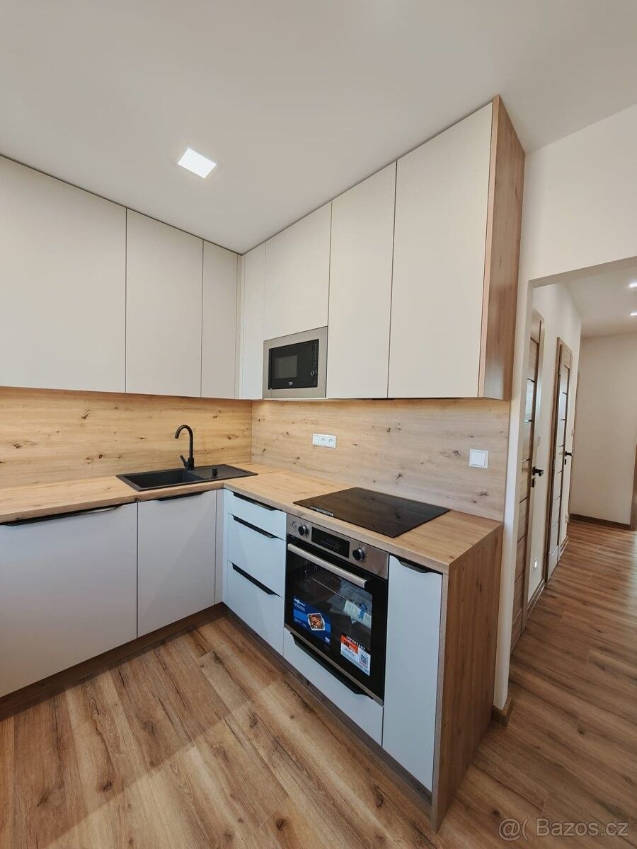 Byty, Ženklava, 742 67