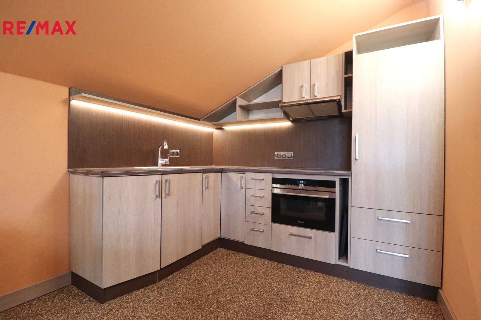 Prodej komerční - Stavidlový vrch, Vrchlabí, 45 m²