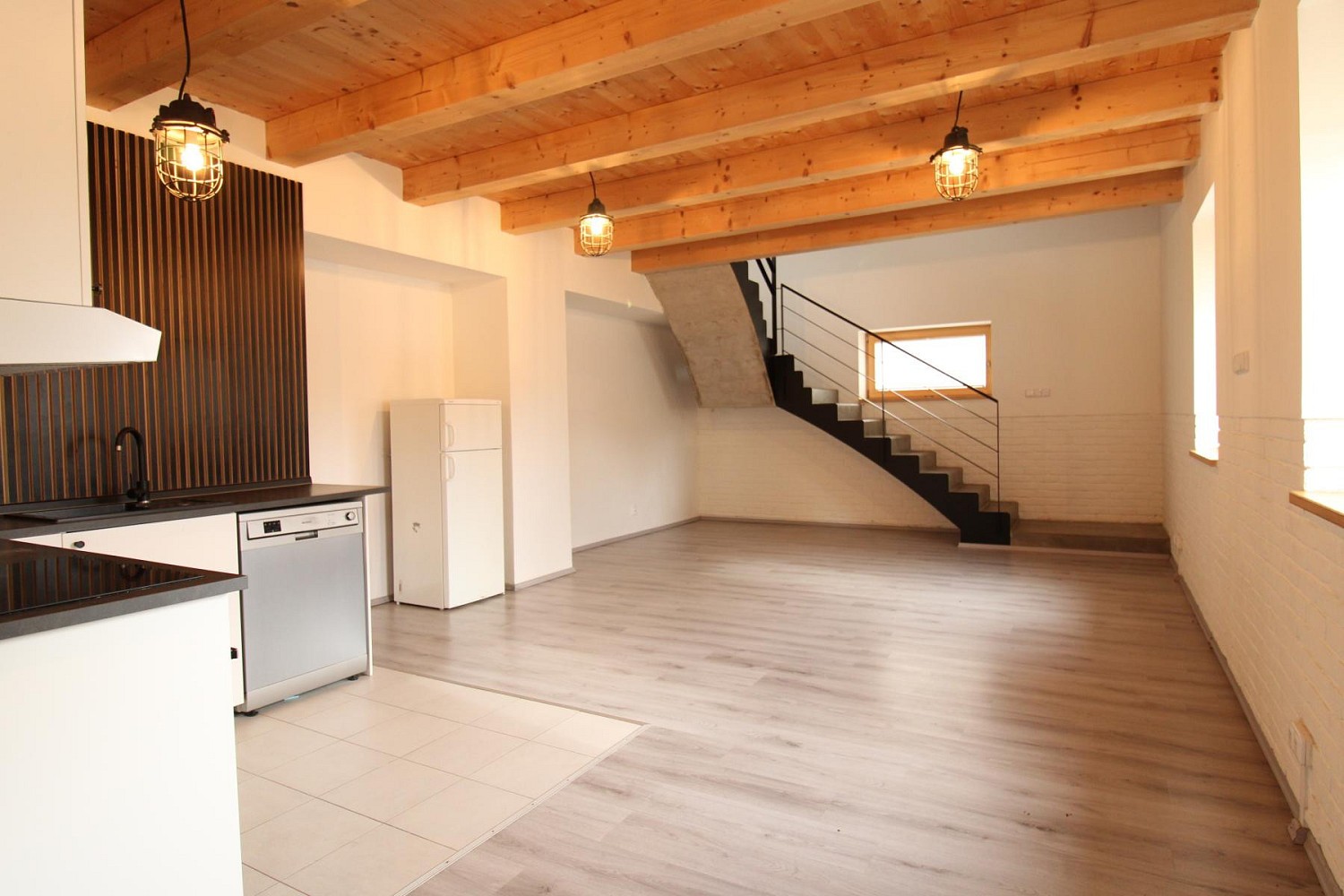 Pronájem byt 4+kk - Husova, Řevničov, okres Rakovník, 93 m² - 5