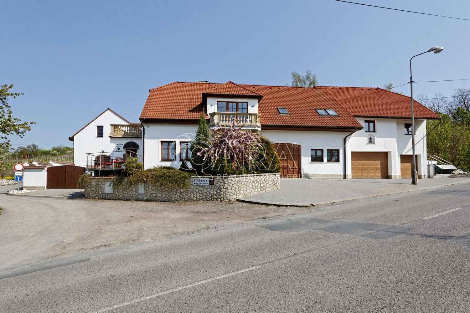 Ubytovací zařízení, 713 m²