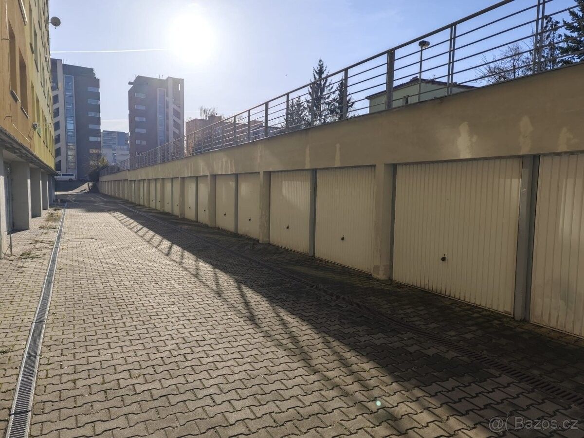 Pronájem garáž - Praha, 199 00