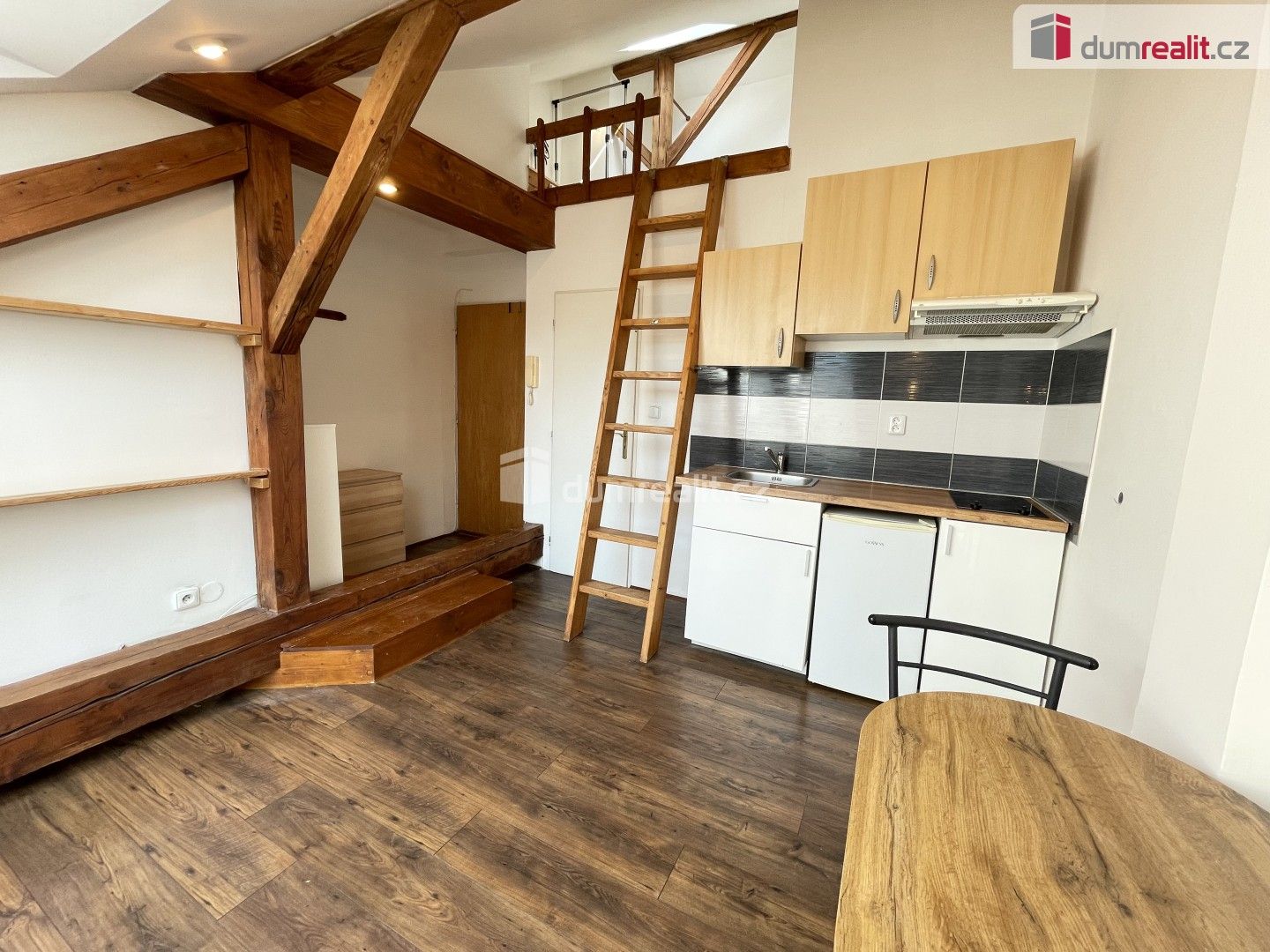 Pronájem byt 1+kk - Magistrů, Praha, 30 m²