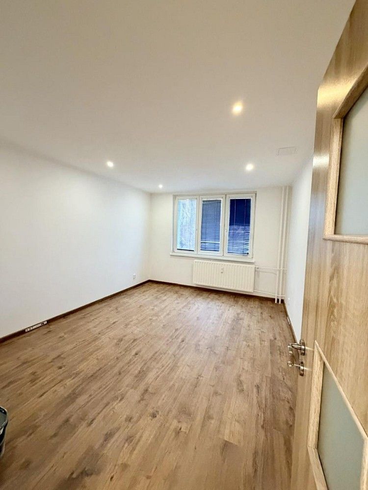 Byt 2+1 · 60 m² · Kamenná, Chomutov - 3