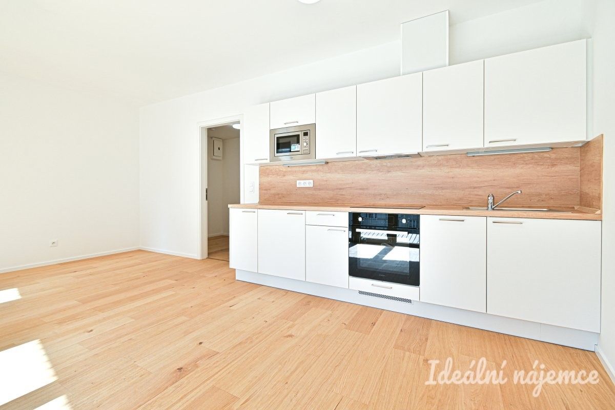 Pronájem byt 1+kk - Bratislavská, Brno, 34 m²