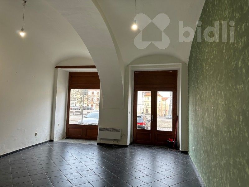 Pronájem obchodní prostory - Malé náměstí, Hradec Králové, 35 m²