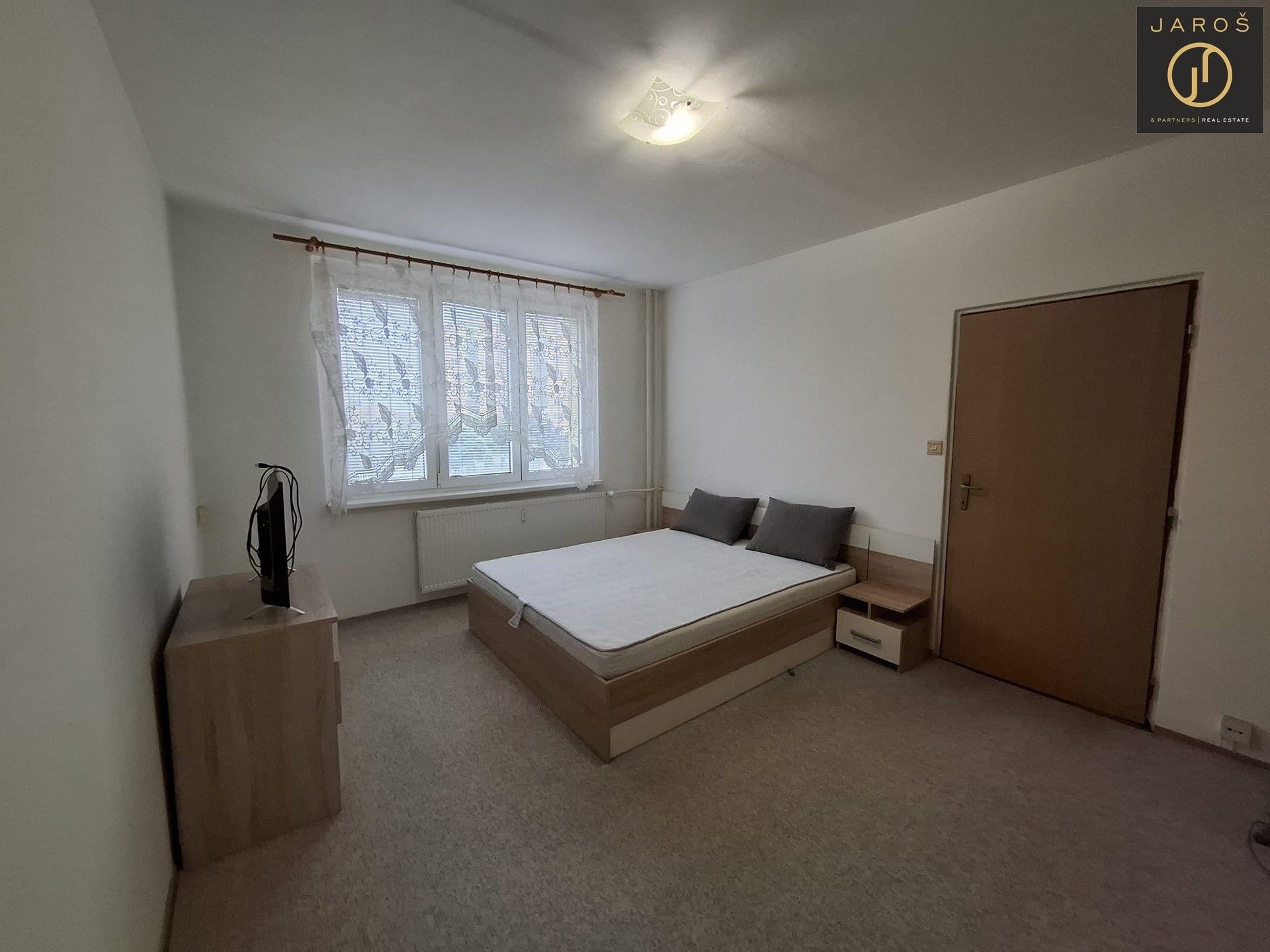 Prodej byt 1+1 - Školní pěšina, Chomutov, 36 m²