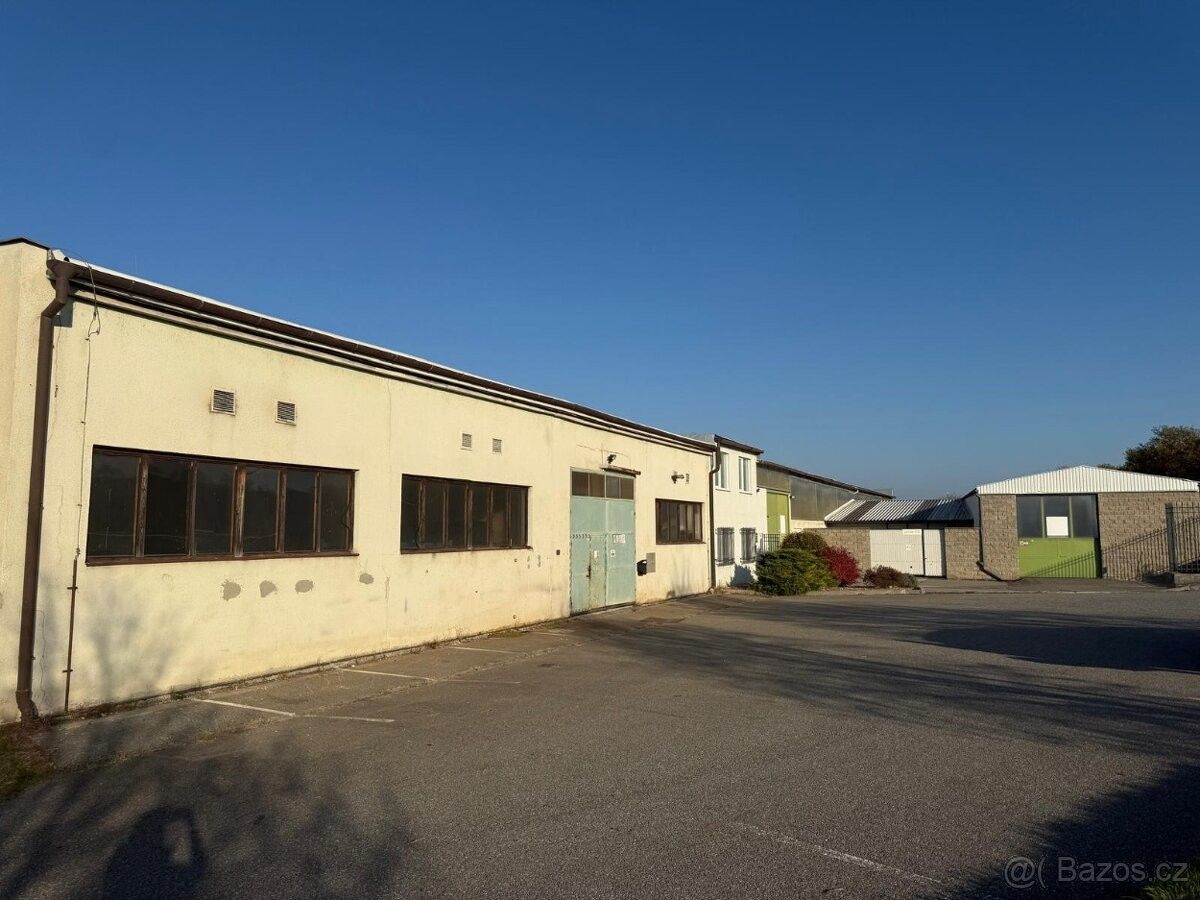 Rodinné domy, Hovorany, 696 12