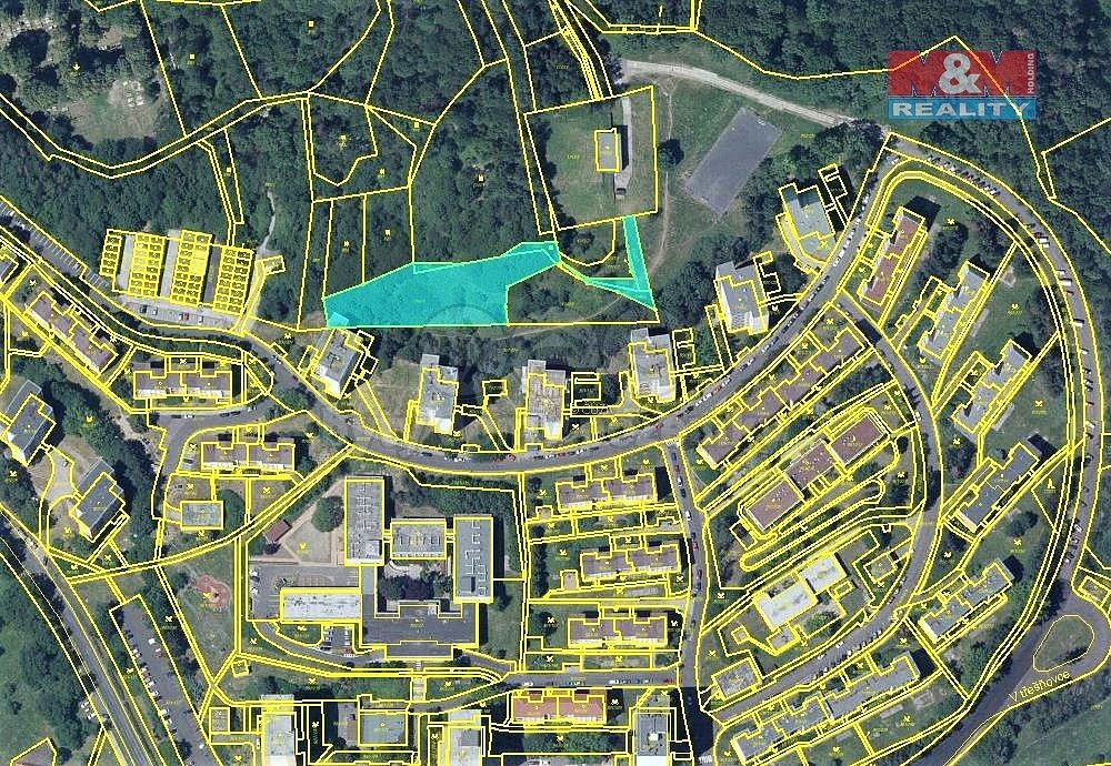 Louka, 3 033 m²