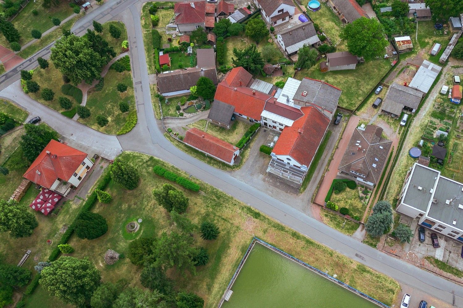 Rodinné domy, Klamoš, okres Hradec Králové, Královéhradecký kraj, 865 m² - 1